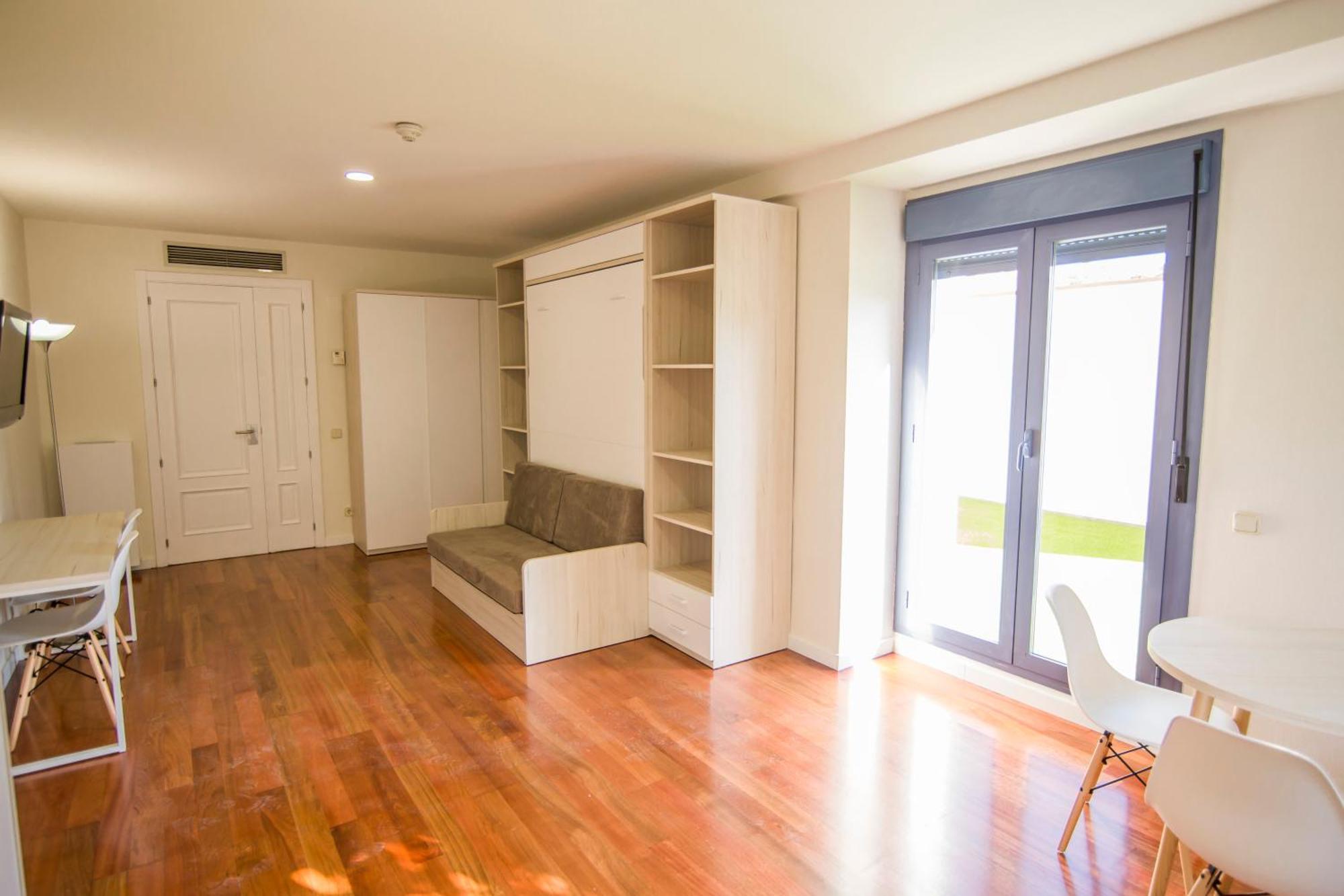Apartamentos Plaza De Santiago - Estudios Turisticos - 1 Llave Pinto Exteriör bild