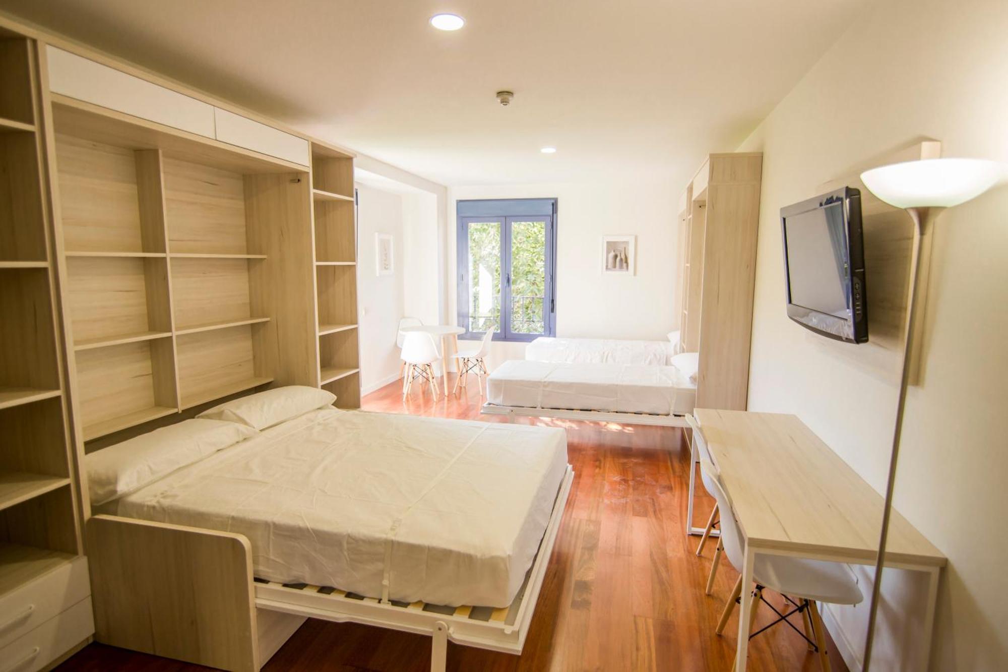 Apartamentos Plaza De Santiago - Estudios Turisticos - 1 Llave Pinto Exteriör bild