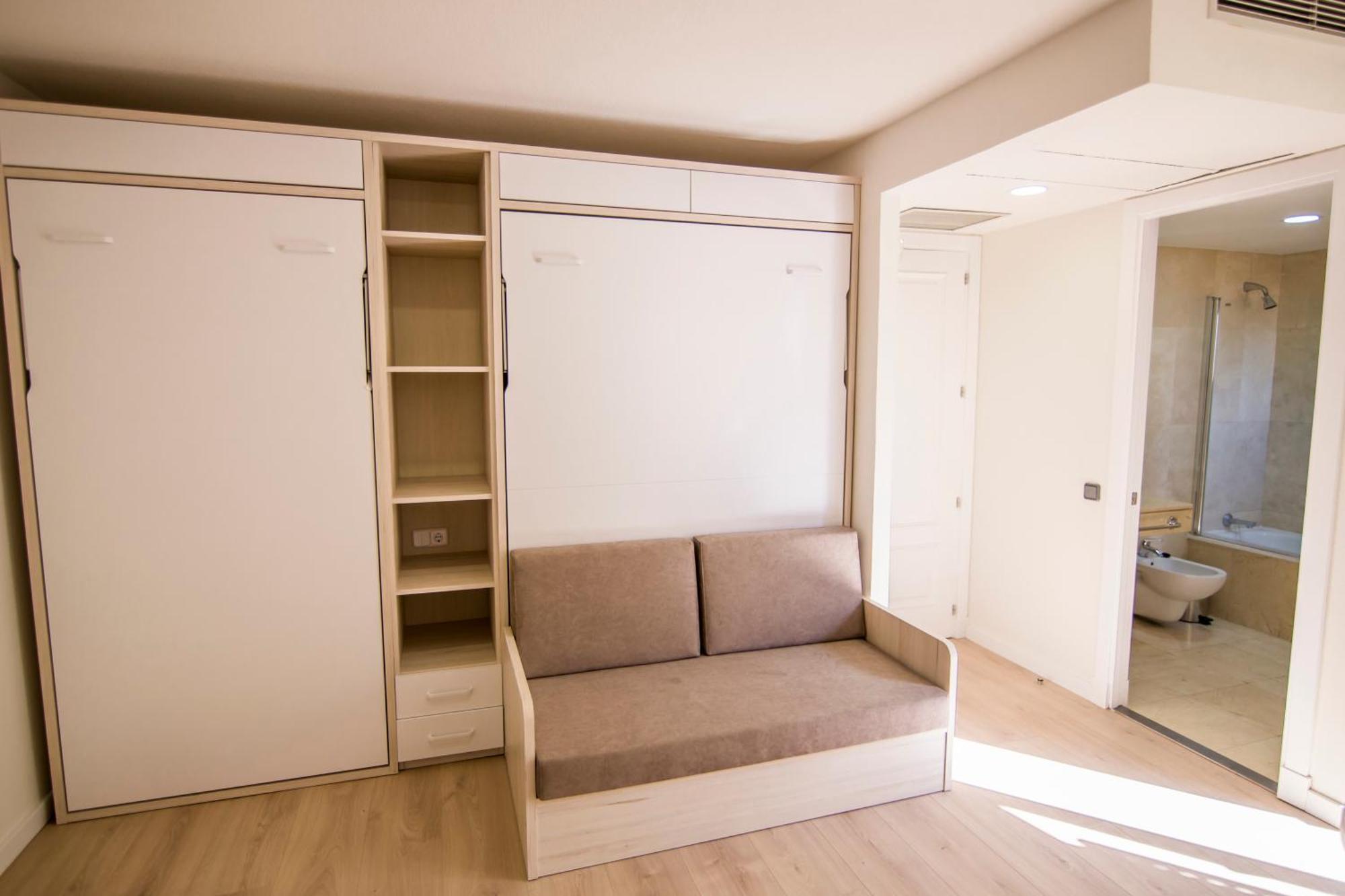 Apartamentos Plaza De Santiago - Estudios Turisticos - 1 Llave Pinto Exteriör bild