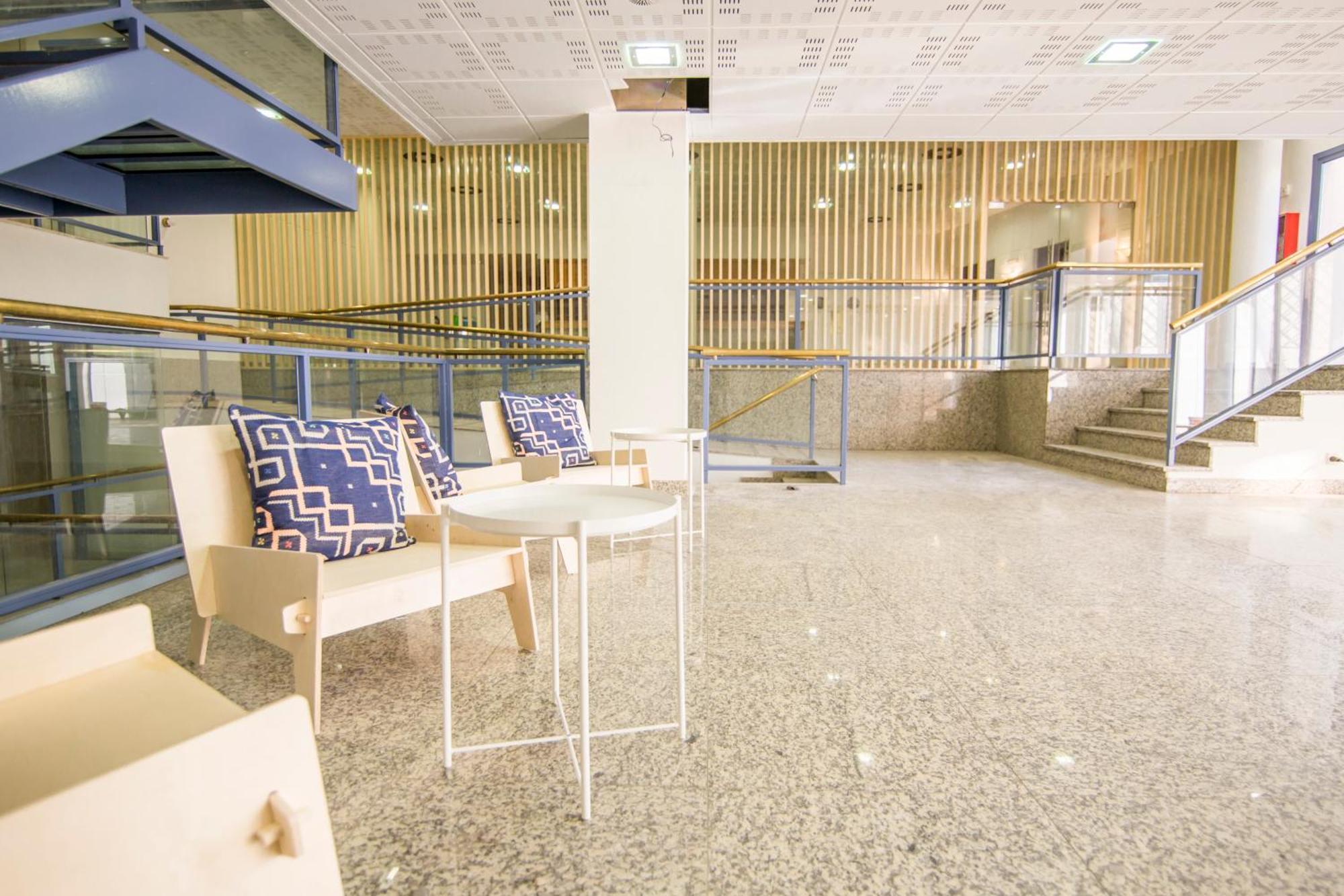 Apartamentos Plaza De Santiago - Estudios Turisticos - 1 Llave Pinto Exteriör bild