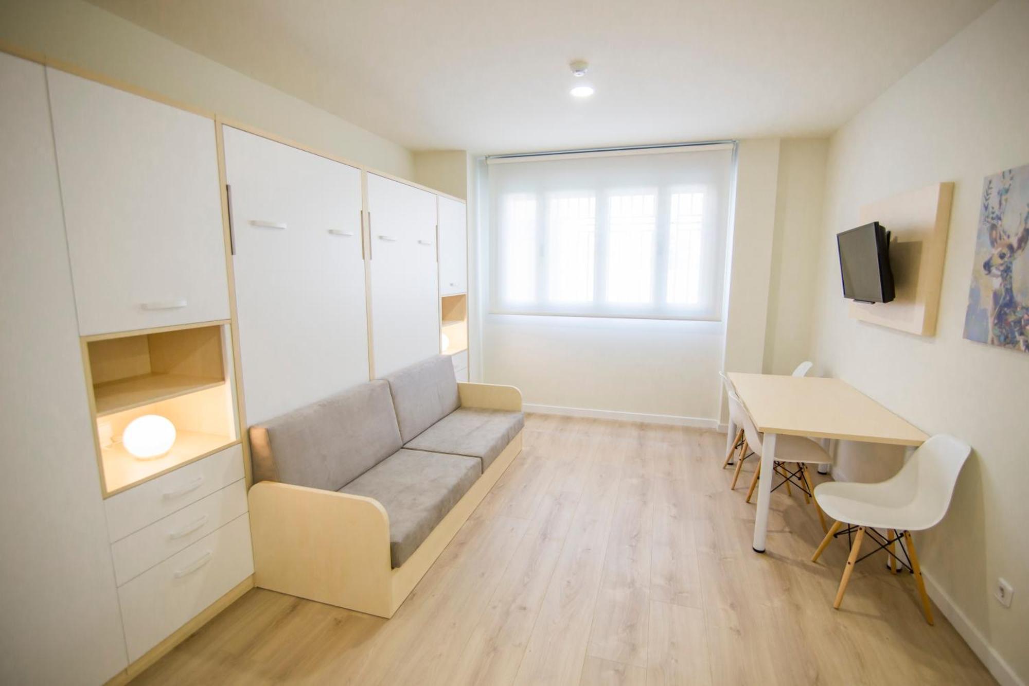 Apartamentos Plaza De Santiago - Estudios Turisticos - 1 Llave Pinto Exteriör bild