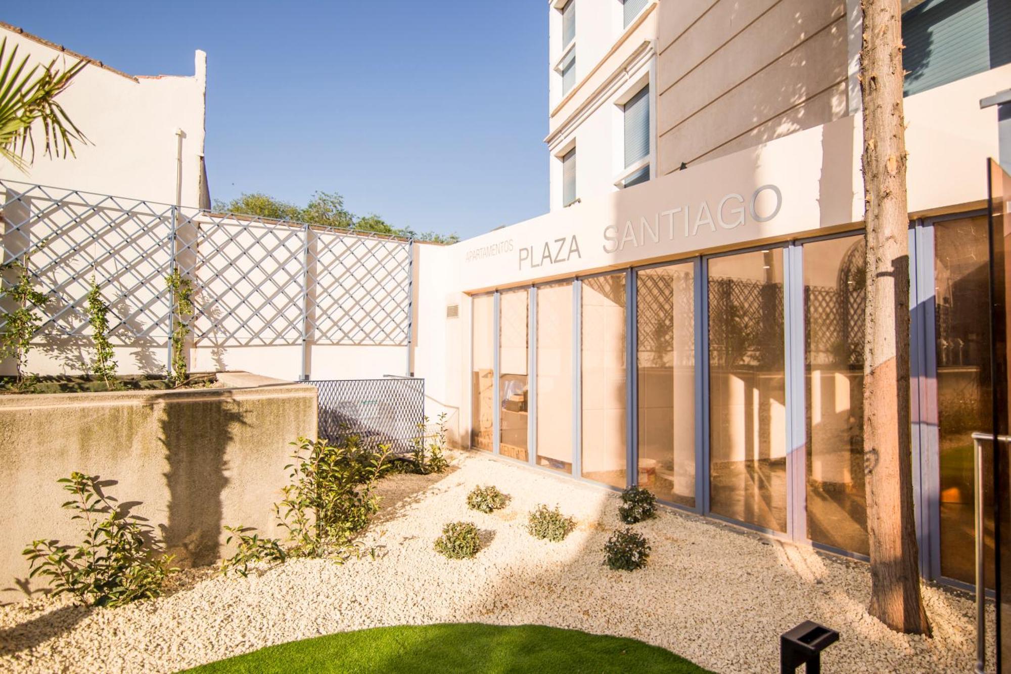 Apartamentos Plaza De Santiago - Estudios Turisticos - 1 Llave Pinto Exteriör bild