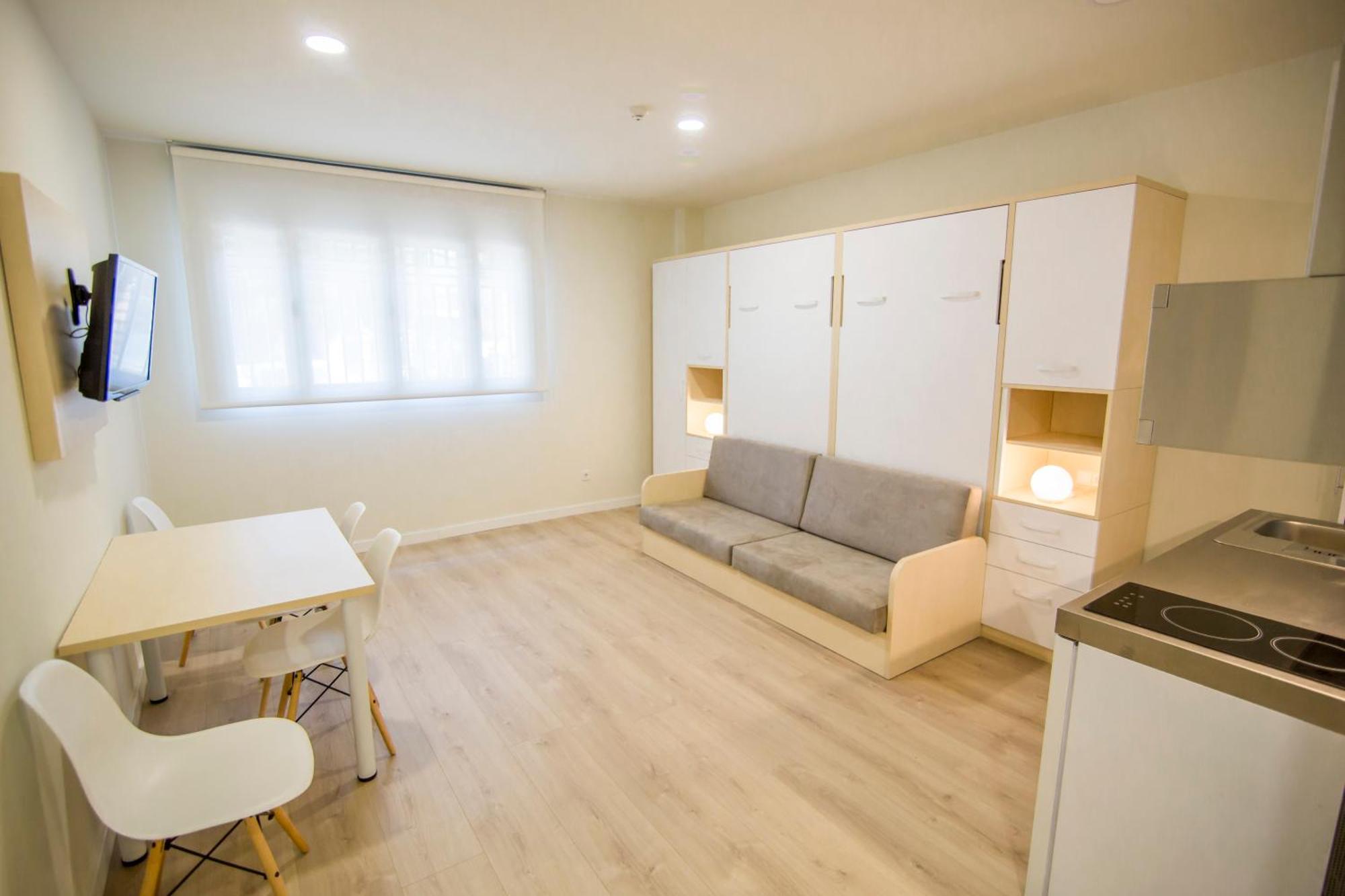 Apartamentos Plaza De Santiago - Estudios Turisticos - 1 Llave Pinto Exteriör bild