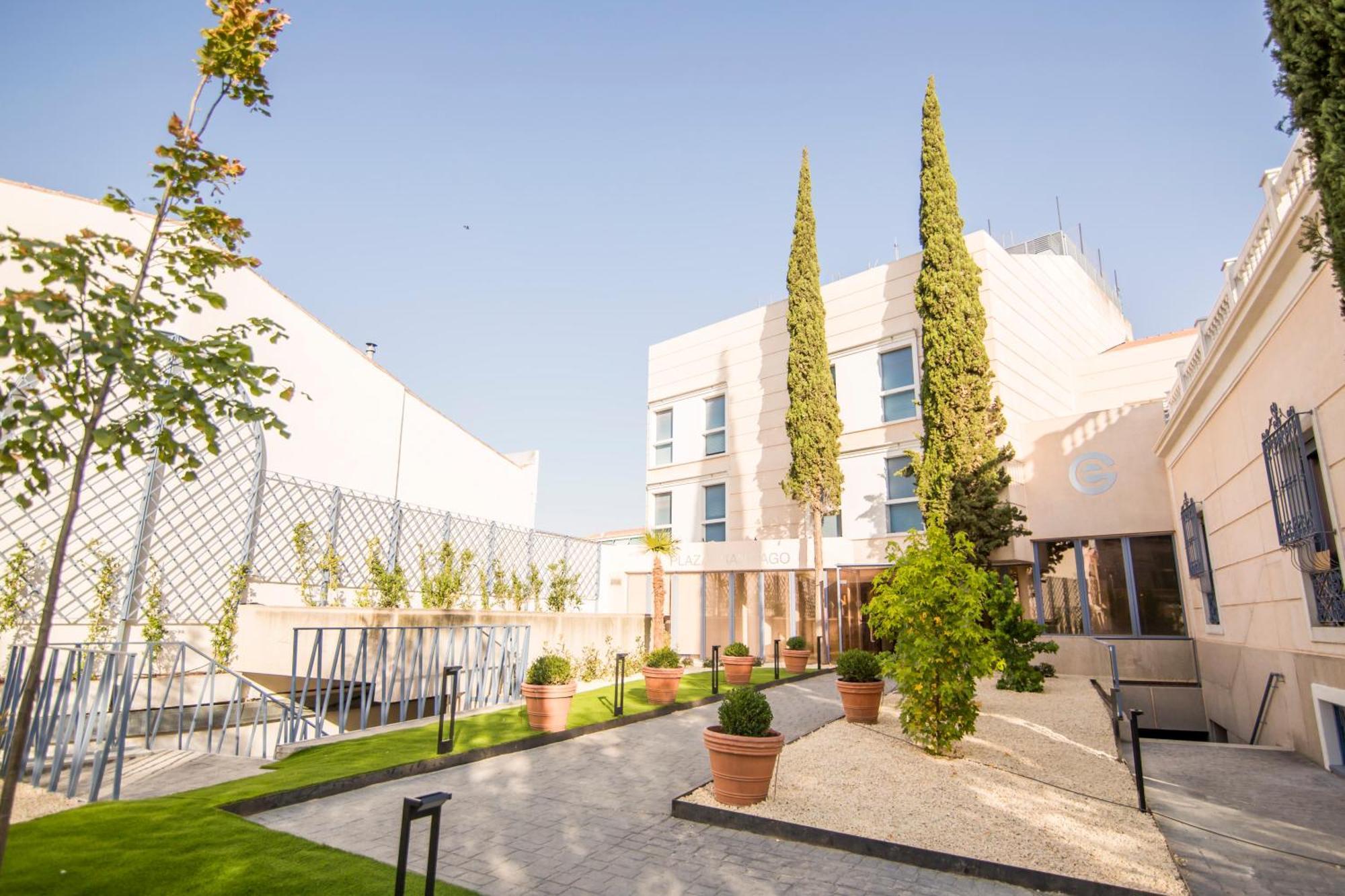 Apartamentos Plaza De Santiago - Estudios Turisticos - 1 Llave Pinto Exteriör bild