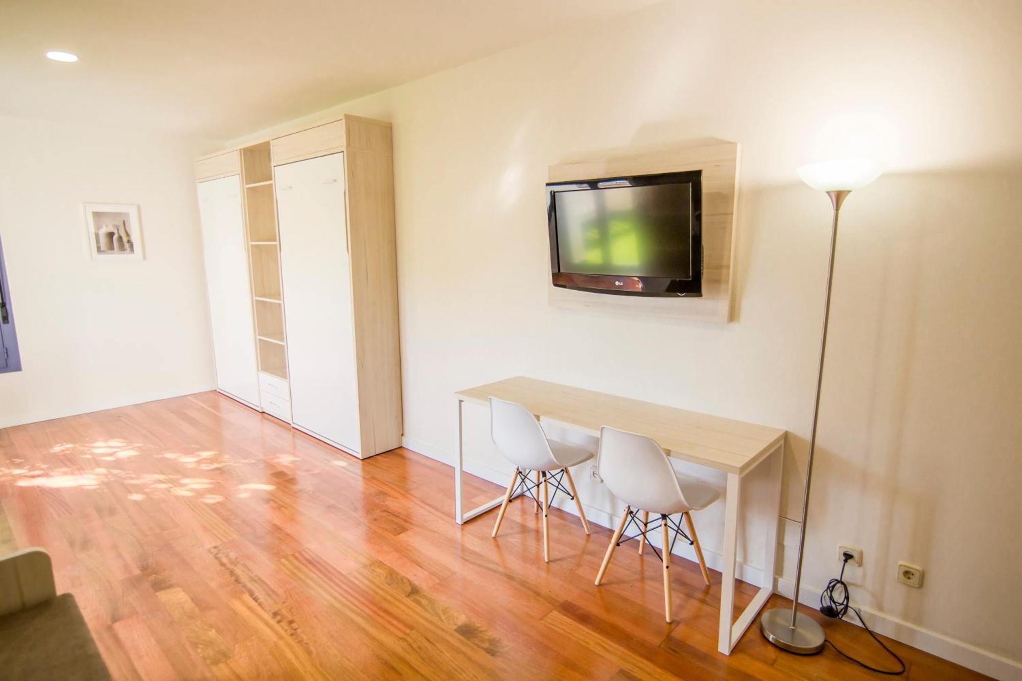 Apartamentos Plaza De Santiago - Estudios Turisticos - 1 Llave Pinto Exteriör bild