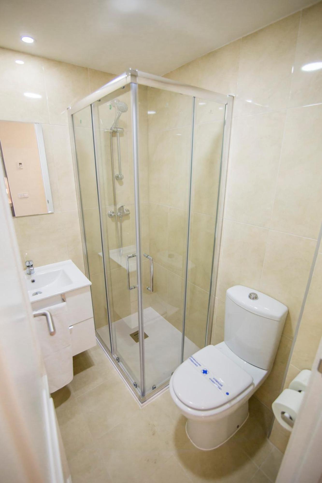 Apartamentos Plaza De Santiago - Estudios Turisticos - 1 Llave Pinto Exteriör bild