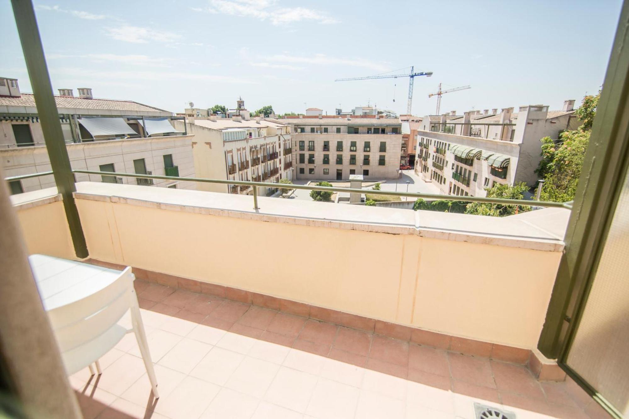 Apartamentos Plaza De Santiago - Estudios Turisticos - 1 Llave Pinto Exteriör bild
